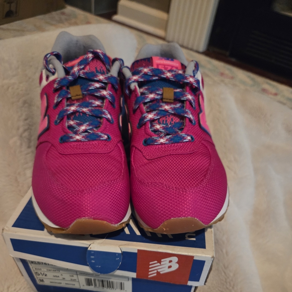 New Balance Fuchsia Sneakers With Cute Colorful Shoestrings